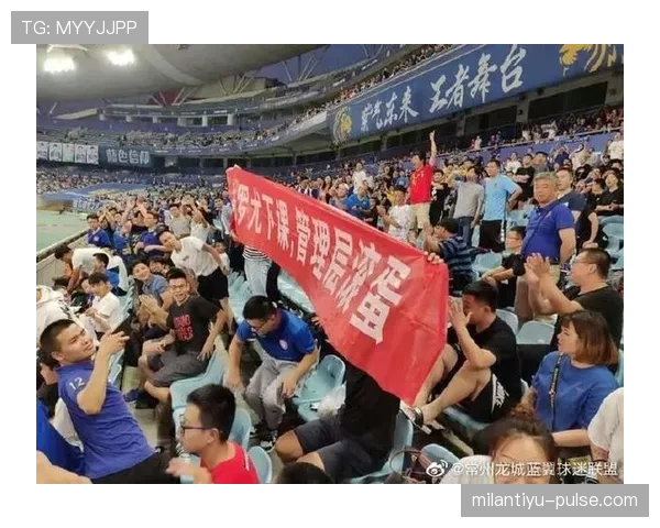 瓦伦西亚球迷抗议持续,球队赛季成绩与主场氛围受影响 瓦伦西亚球迷抗议持续,球队赛季成绩与主场氛围受影响